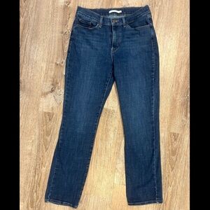 Levi’s Classic Straight Blue Women's Jeans Size 6/28